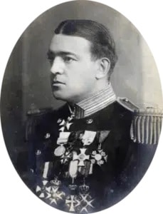 Ernest Shackleton in uniform c1900
